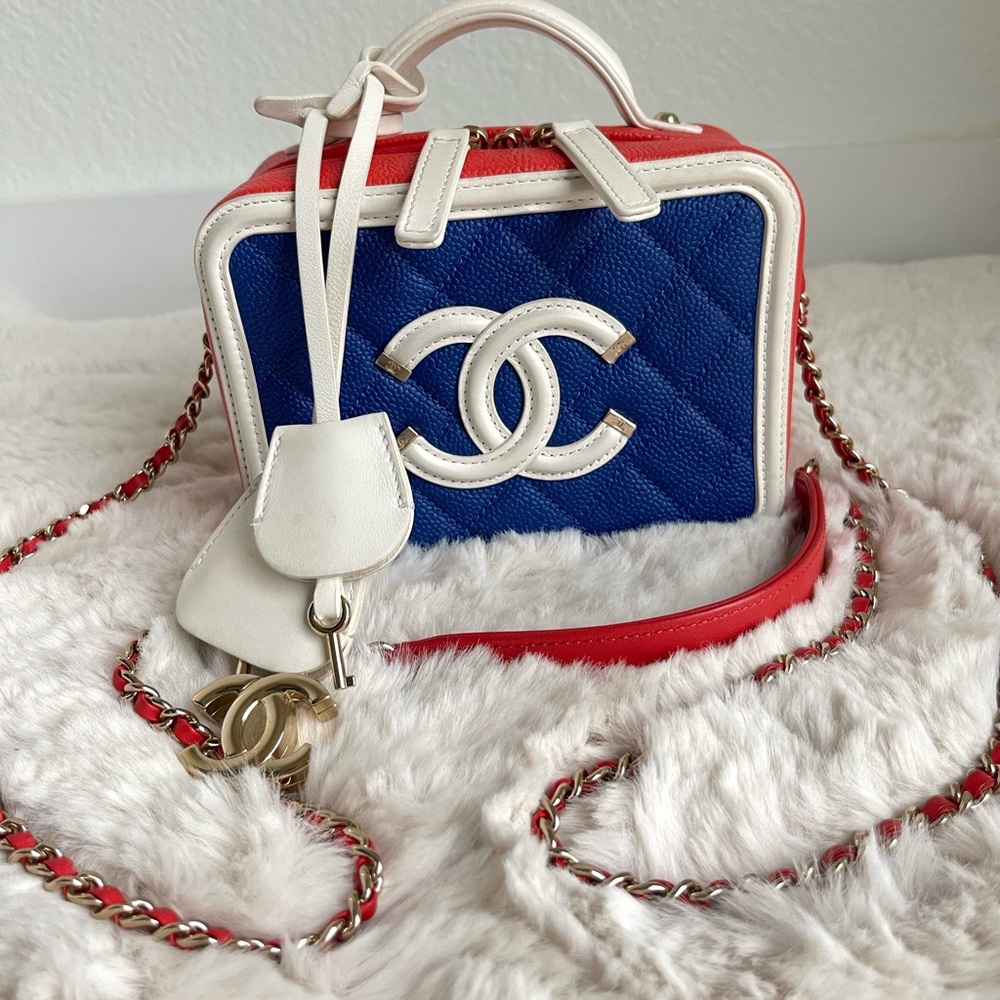 Chanel Caviar Quilted Small CC Filigree Vanity Case